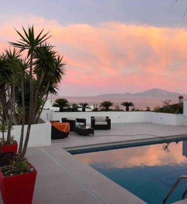 Cabrita Apartment | Suite with stunning views of Africa