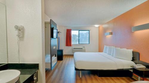 Inglewood Hotel | Suites Los Angeles CA Los Angeles LAX