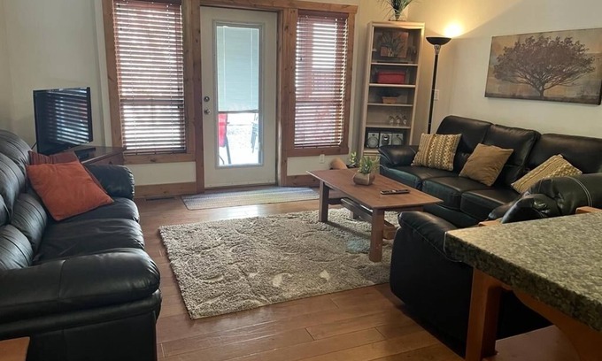 Okanagan-Similkameen Hotel | SUMMER FUN for the entire family in Osoyoos! Snowbird rental available.