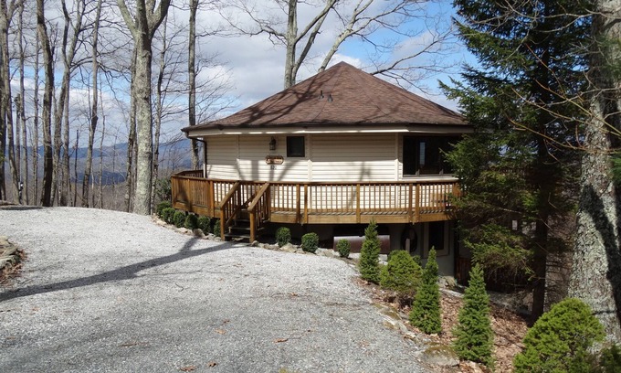 Beech Mountain Ski Chalet | Summer Fun in the Mountains at Skyline View on Beech!