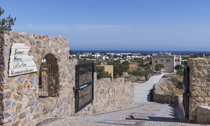Perissa Villa | Summer House Collection Luxury 5 Bedroom Villa close to Black Sand Beach