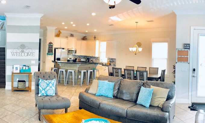 Villages of Crystal Beach House | Summer spots still open: Emerald Escape (5kings, 4doubles, 6bath)