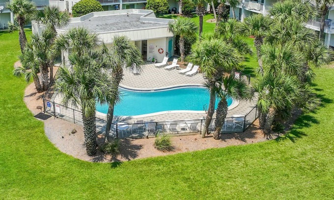 Miramar Beach House | Summerhouse #13 ~ Steps to Beach & Pool 2BR Family Townhome