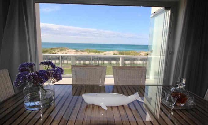 Pollok Beach Apartment | Summerseas 42