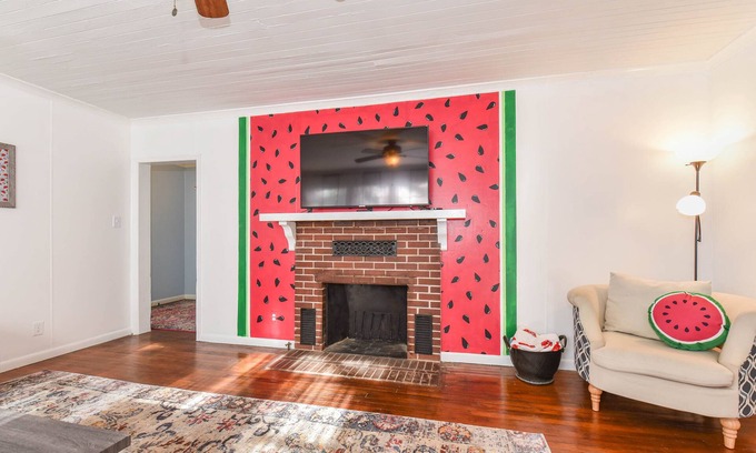 Richmond Hill House | Summertime near SAV, Fast EV Charger + Pets