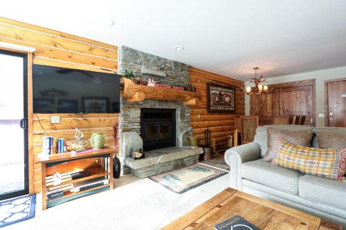 Mammoth Lakes Apartment | Summit 81 Apartment