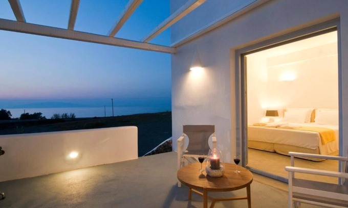 Kamari Resort | Sun Anemos Resort, Elegant & sophisticated resort in Santorini