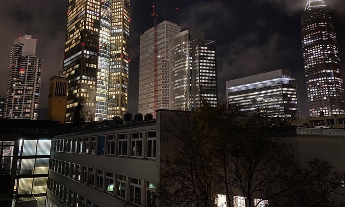 Gallus Condo | Sun-drenched 2-room balcony apartment in Frankfurt's Westend!