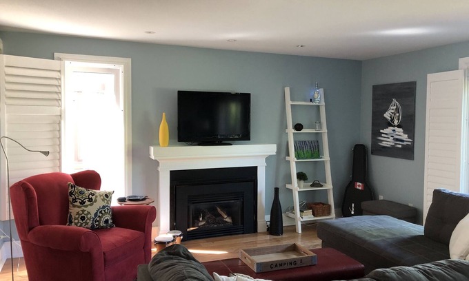 Collingwood Ski Chalet | Sun Filled Chalet backing onto the Golf Course