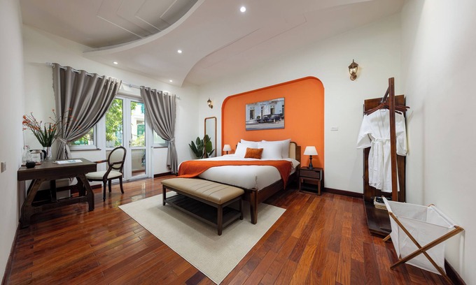 Yen Phu Villa | Sun-kissed Anamoi Villa near Westlake with Jacuzzi - 6 bedrooms available