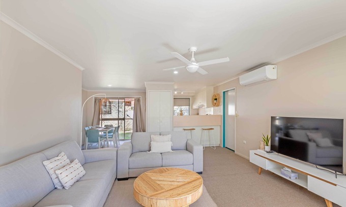 Bargara House | Sun, Sand and Serenity all within walking distance of Bargara!