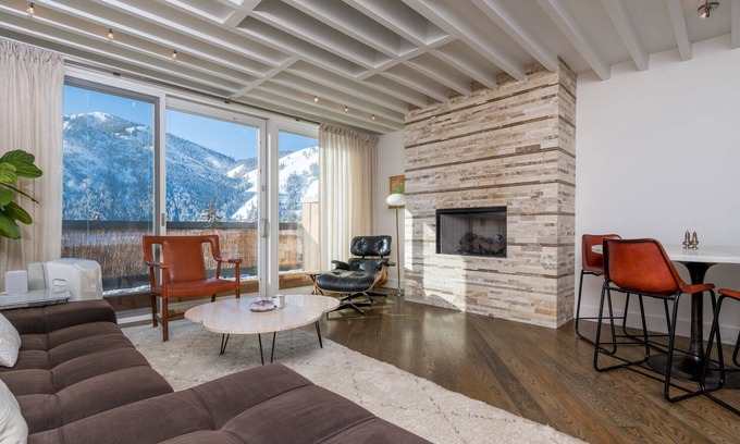 Ketchum Condo | Sun Valley, Idaho/Downtown Ketchum Penthouse/Views, Ski, Sun, Prime Location
