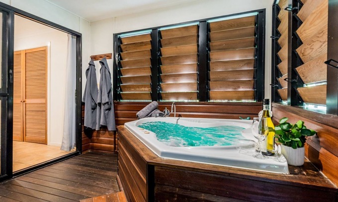 Agnes Water Villa | Sunbird Garden 2 - Private villa with spa & small pet permitted inside