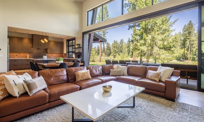 Cle Elum House | Suncadia 6 bdrm luxurious with magnificent golf views