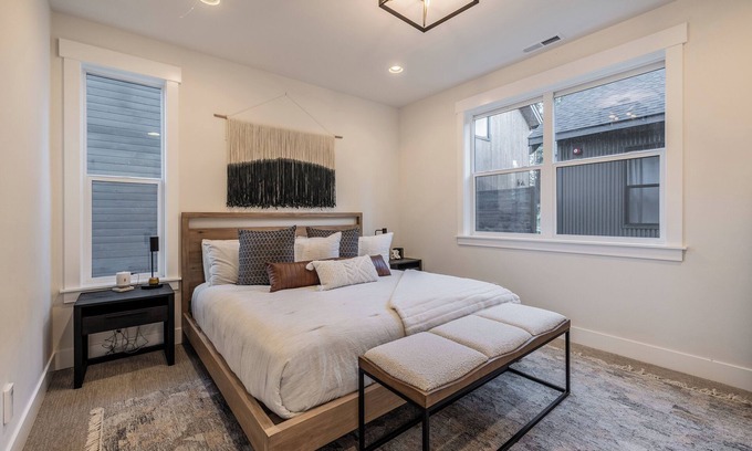 Roslyn Cabin | Suncadia Getaway | Relax w/Nature Views, Hot Tub & Fire Pit