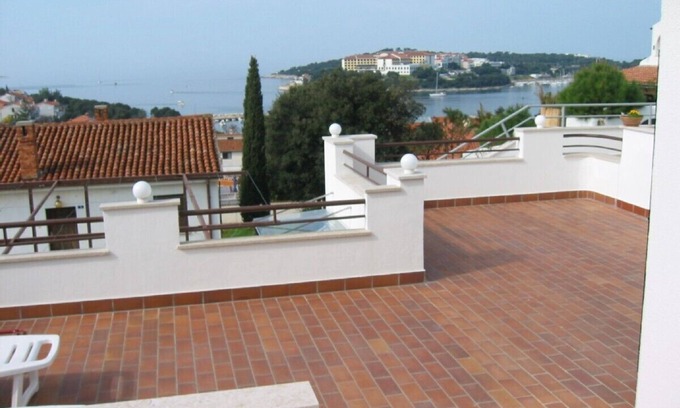 Pjescana Uvala Apartment | Suncaliste - 2 bedrooms, large terrace, WiFi, Air Con, Sea Views, New Bathroom