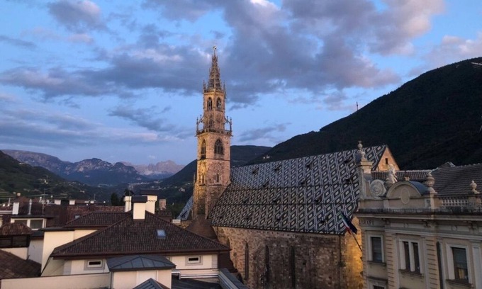 Old Town Apartment | Sunflower House