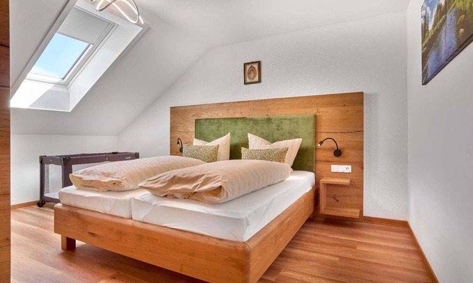 Wegscheid Apartment | Sunflower vacation apartment with terrace and outdoor seating area