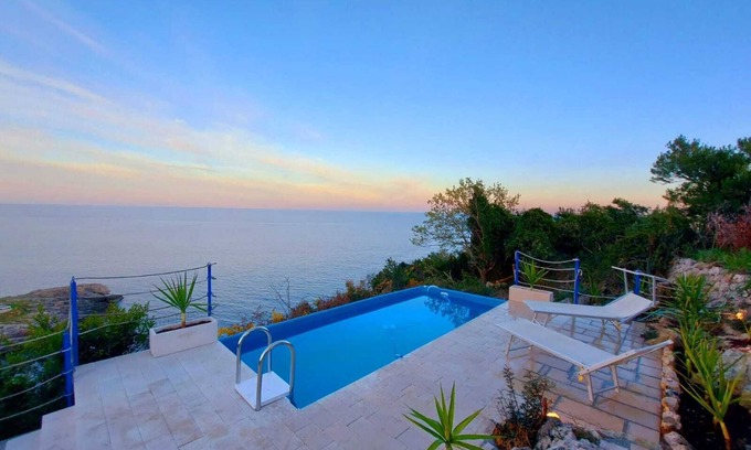 Porto Tricase Villa | SUNFLOWER VILLAS AND PRIVATE SWIMMING POOL IN THE BAY