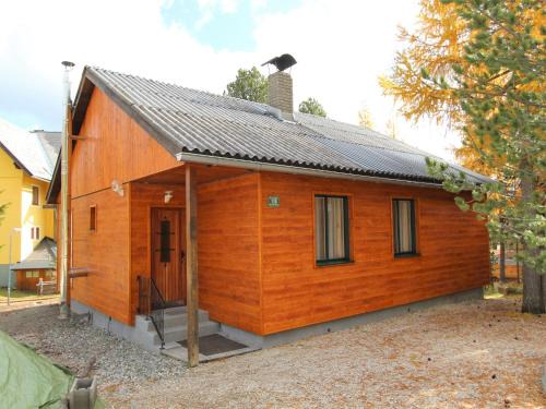 Turracher Hohe House | Sunlit Cabin with Jacuzzi in Turracherhohe