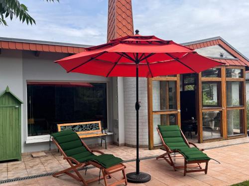 Krummendorf Apartment | Sunlit Garden am Wald Strand Warnowufer