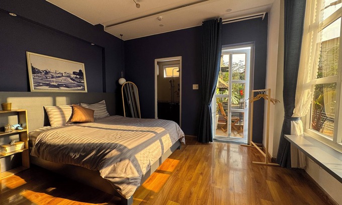 Da Lat Apartment | Sunny doubled-balcony hotel suites in the spacious and cozy villa
