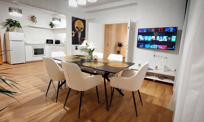 Erzsebetvaros Apartment | Sunny & new 2 BDR, luxe full apartment with AC in Budapest Downtown Central hub