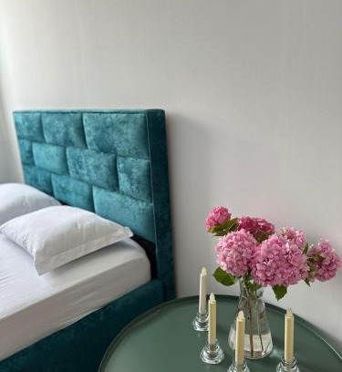 Mbrostar-Urë Apartment | Sunny Rentals