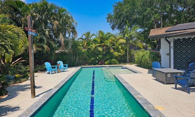 Greater Pinellas Point House | Sunny Side Up! Spacious retro pool home w spa