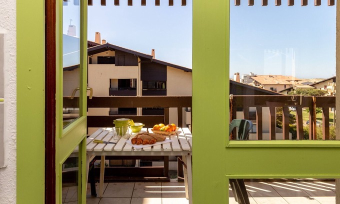 Le Penon Apartment | Sunny Terrace Apartment, Steps from Beach, Seignosse
