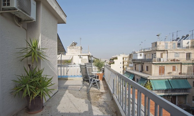 Filopappou Apartment | Sunny View in Koukaki