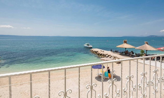 Podstrana Apartment | Sunrise Beach Apartment
