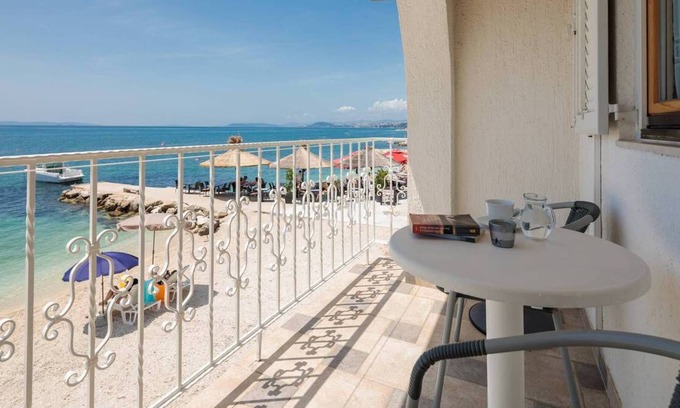 Podstrana Apartment | Sunrise Beach Apartment