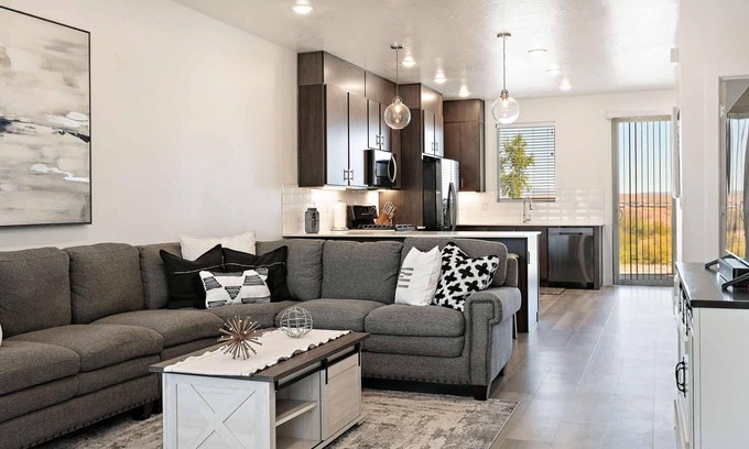 St. George House | Sunrise Corner #43 BEAUTIFUL RENTAL, GREAT LOCATION!