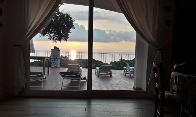 Capoliveri House | Sunrise in straccoligno renovated semi-detached house large garden sea view