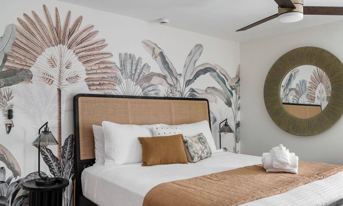 Vilano Beach Hotel | Sunrise King Studio-5 min walk to Vilano Beach!