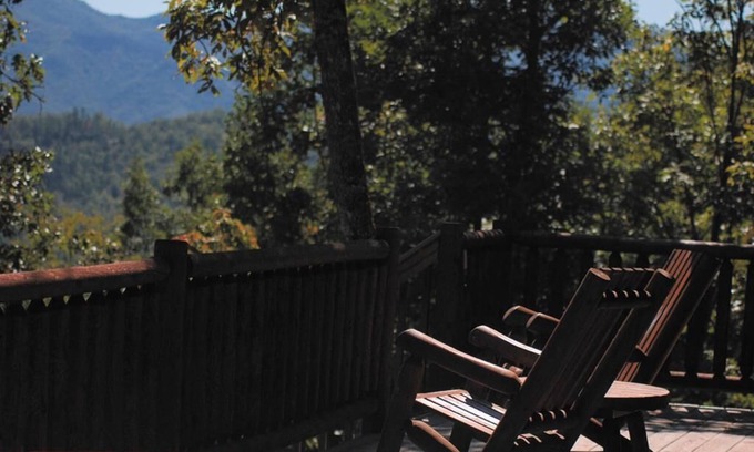 Almond Cabin | Sunrise Ridge - Free Train Tours + Cabin + Stunning Views/Deck + Close to
