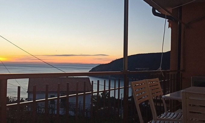 Moneglia Apartment | Sunset apartment