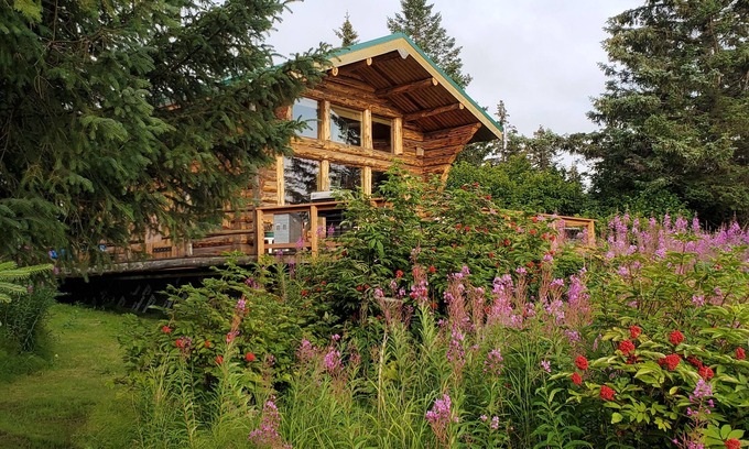 Homer House | SUNSET BLUFF.Incredible Ocean Views of Cook Inlet and Volcanos,private