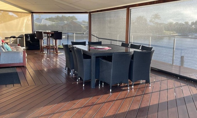 South Yunderup House | Sunset Canal Views Resort