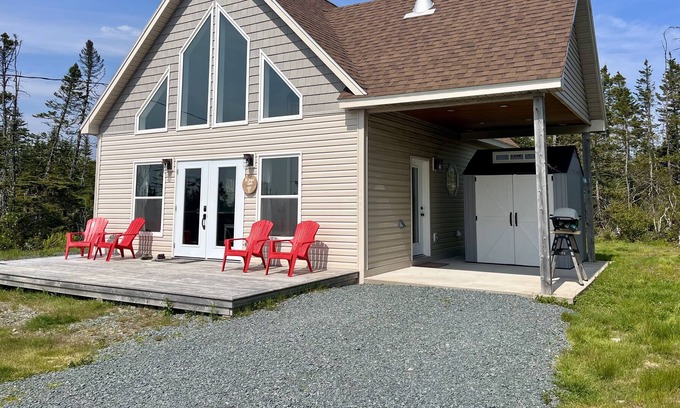 East Petpeswick Ski Chalet | Sunset Chalet near Martinique Beach
