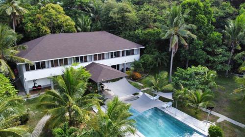 Romblon Island Hotel | Sunset Cove Beach & Dive Resort