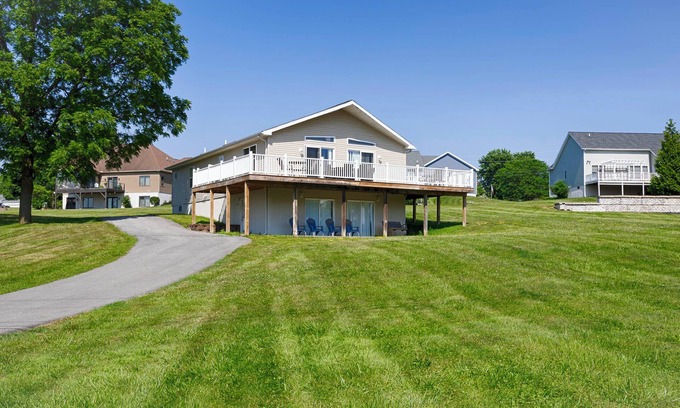 Romulus House | Sunset Escape: Stunning Seneca Lake Sunsets!