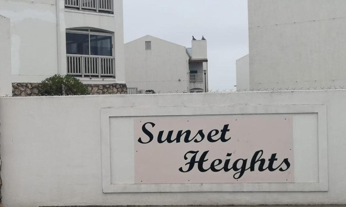 Mykonos Apartment | Sunset Heights, Sondela Close, Self Catering