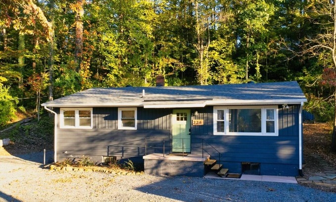 Fry's Spring House | Sunset Hill House, next to UVA!