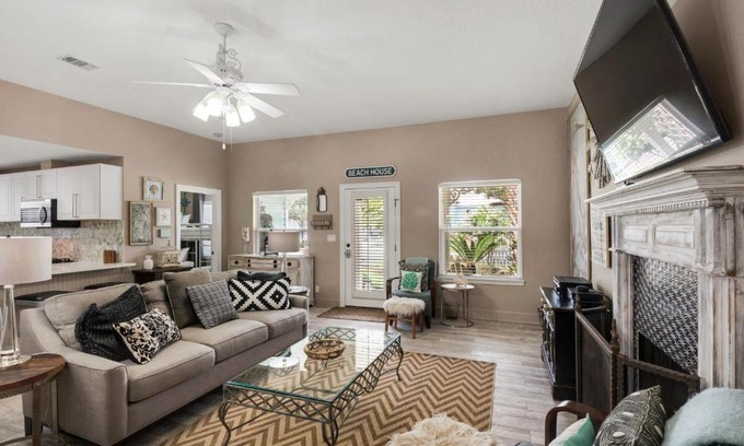 Clipper Cove House | Sunset Palms