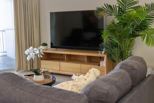 Cullen Bay Apartment | Sunset Stunner Marina Views