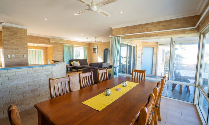 Kalbarri House | Sunsets on Murchison Top Only - Kalbarri, WA
