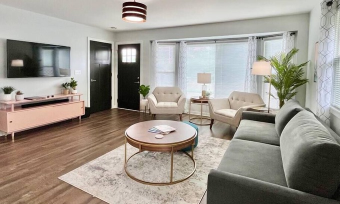 Lansing House | Sunsets on the Grand