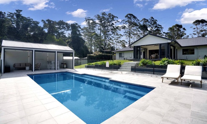 Peachester House | Sunshine Grove Entire Property